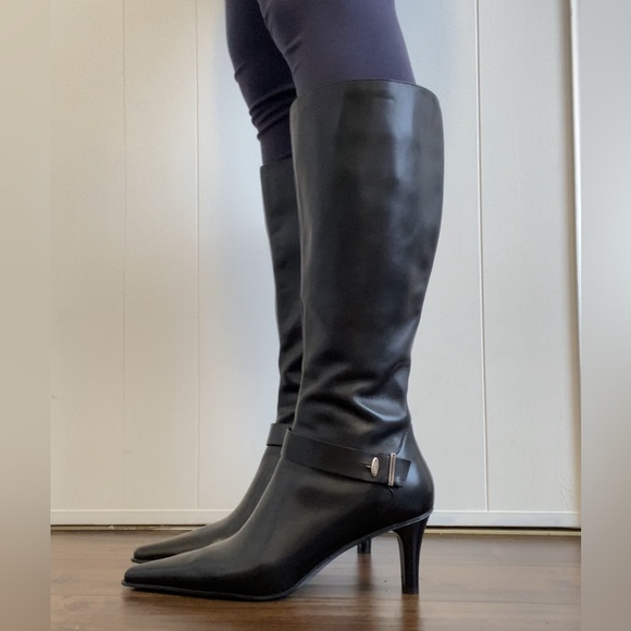 Circa Joan & David CJSOL Black
Leather Pointed Toe Side Zip Heeled boots - Picture 2 of 11